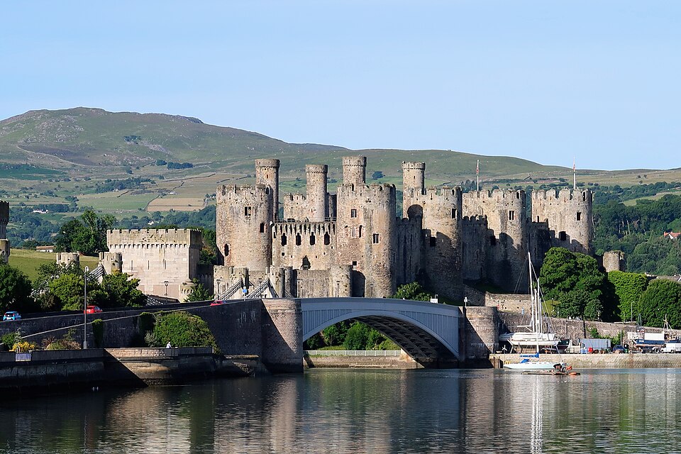 Conwy Castle, water view1